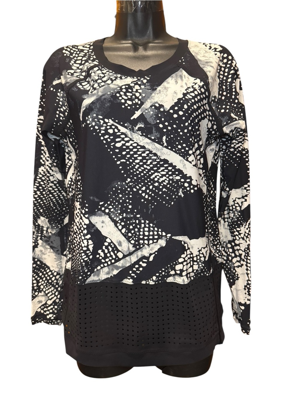 lululemon athletica Black & White Abstract Long Sleeve top